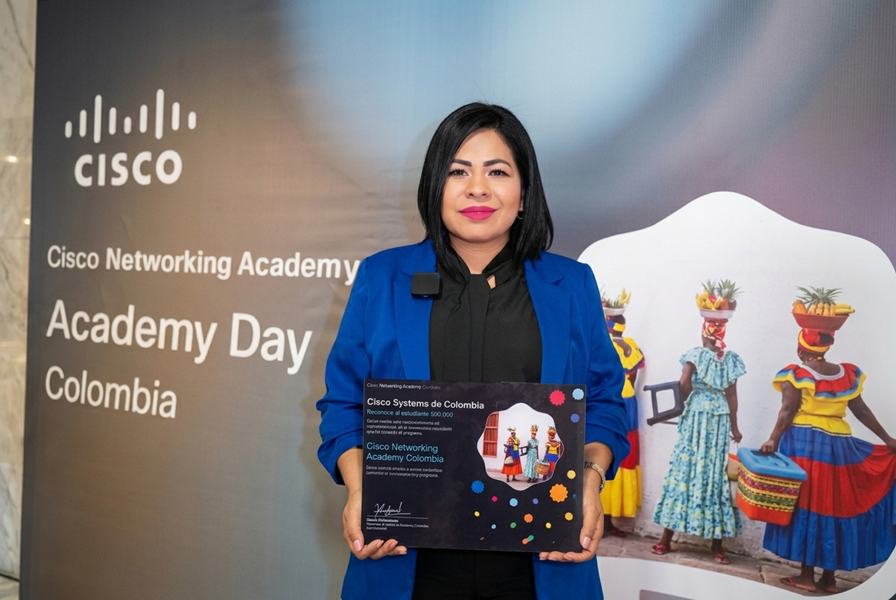 Participante en Academy Day Colombia 2026 con reconocimiento de Cisco por formación en talento digital