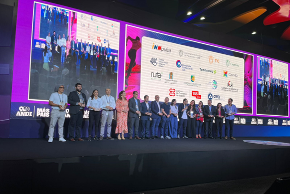 La Agencia Nacional Digital recibe reconocimiento en el Innovation Land Summit de la ANDI
