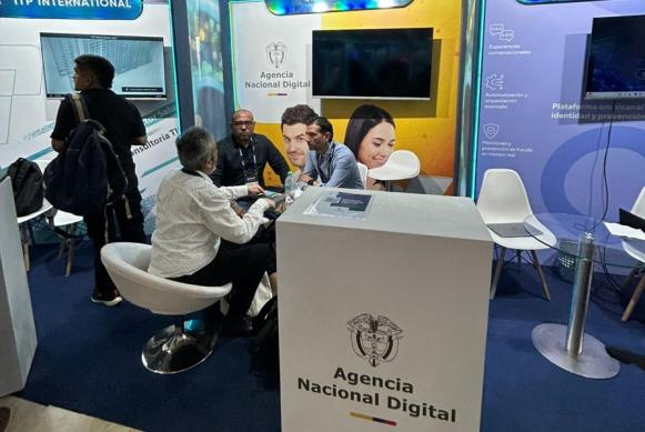 La Agencia hizo presencia en ANDICOM con su stand, acompañado por el Subdirector de Soluciones y Servicios.